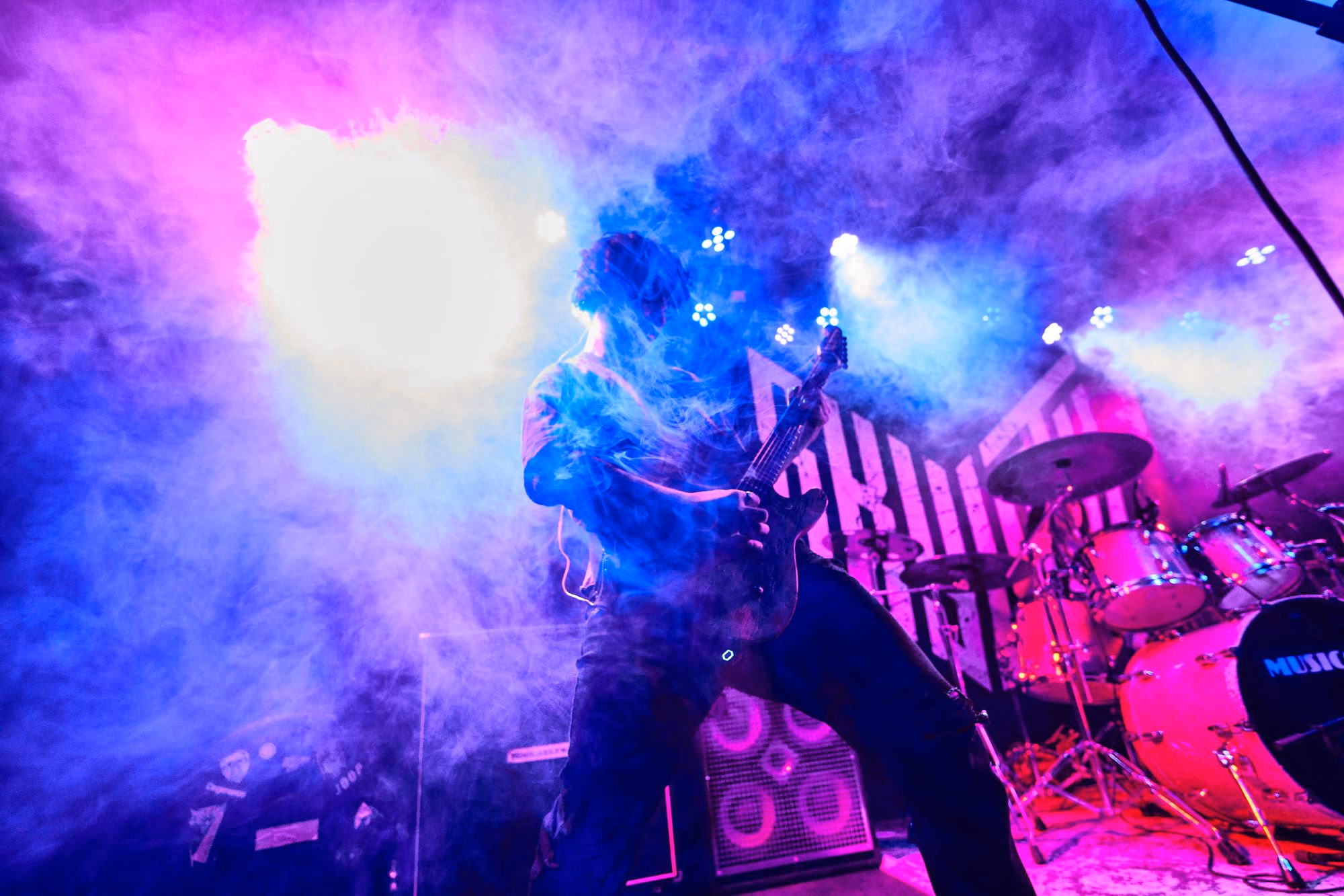 Skyloth performing live