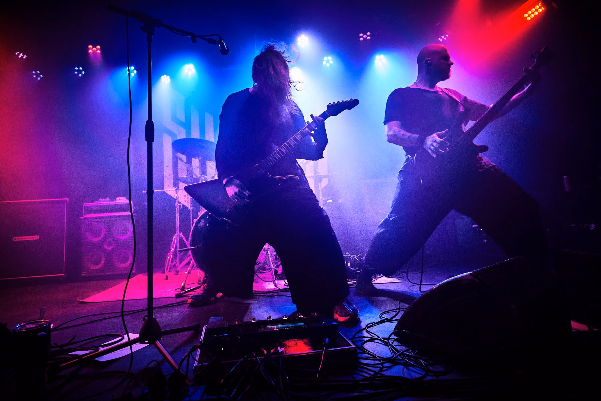 Skyloth performing live
